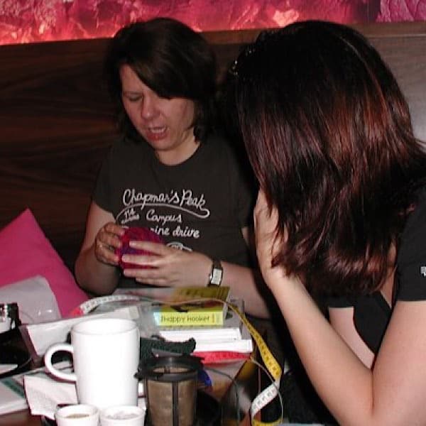 Claudia Eisenkolb beim Frankfurter Stricktreff meet to knit 2006